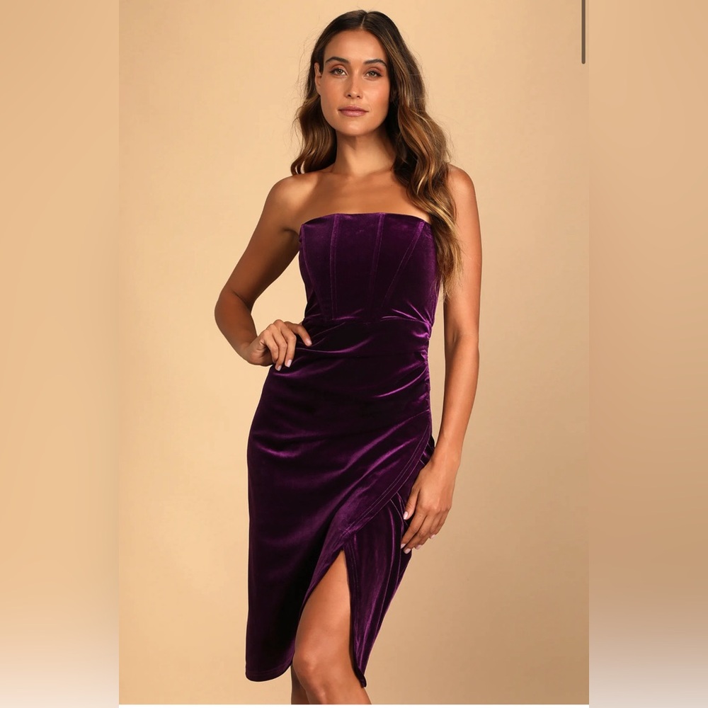 Lulu’s New with tags purple midi dress strapless